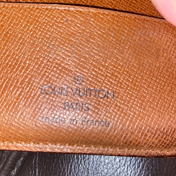 LOUIS VUITTON Men’s Monogram Bi-Fold Wallet - Picture 6 of 9